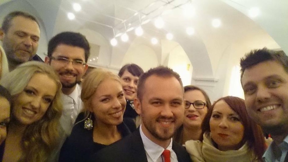 Svadobná selfie s markízakmi. 