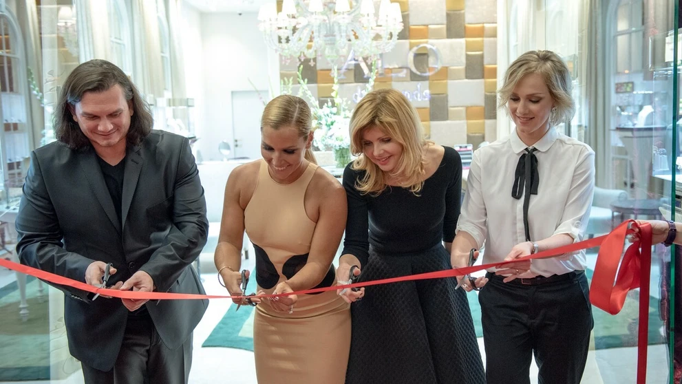 Dominika cibulková, Soňa Müllerová a Monika Hilmerová slávnostne otvorili obchod.
