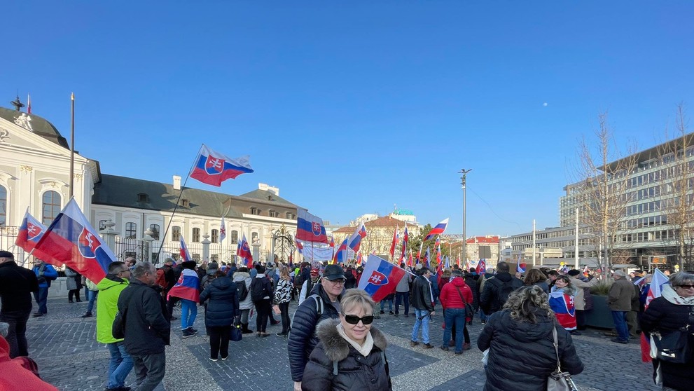 Protesty pred prezidentským palácom.