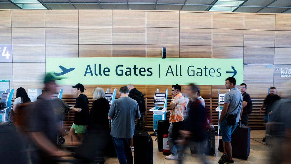 Výpadok internetu paralyzuje dopravu.