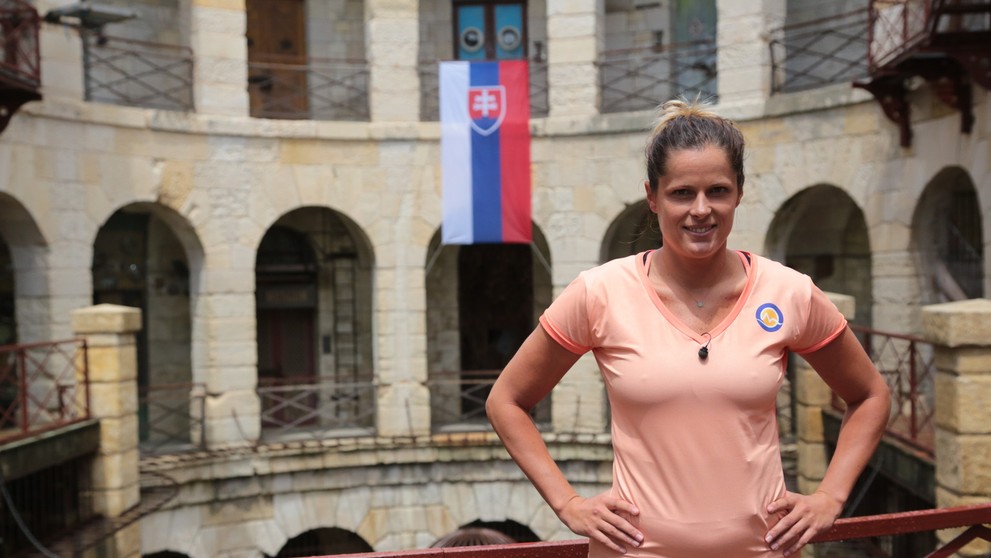 Veronika Velez-Zuzulová