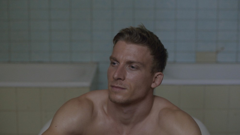 So svadobnou tortou.