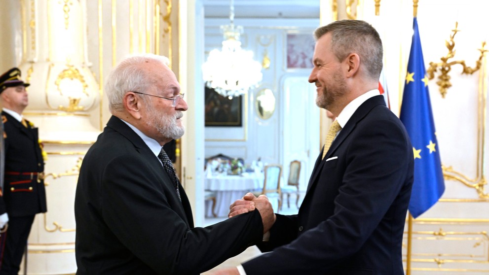 Bývalé hlavy štátu sa streli v prezidentskom paláci