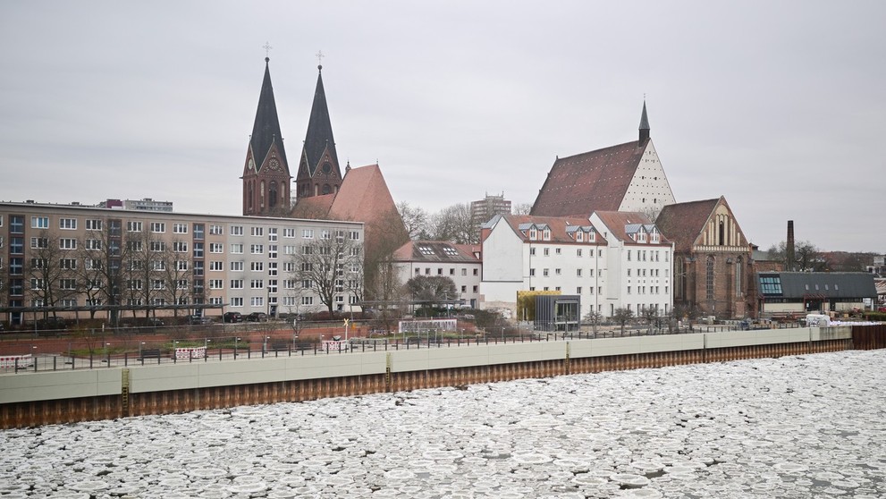 Kruhové kryhy na Odre vo Frankfurte.