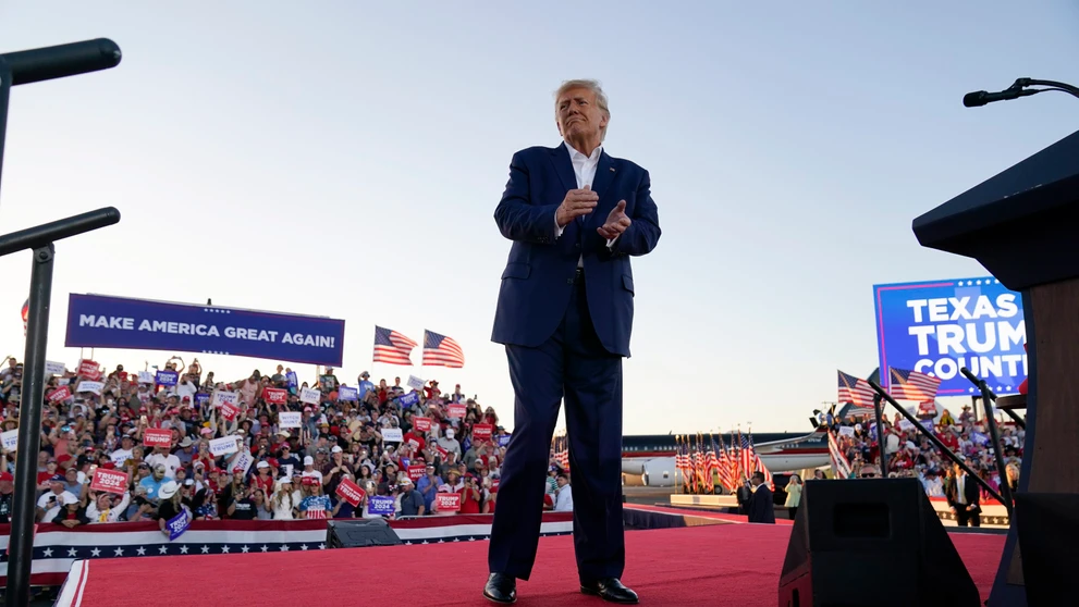 Donald Trump počas svojej prvej kampane pred prezidentskými voľbami 2024.