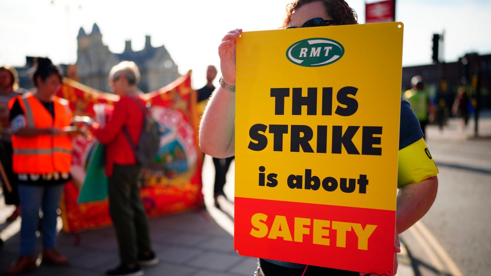Štrajk železničiarov v Británii