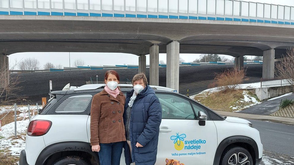 Pred výjazdom detského mobilného hospicu.