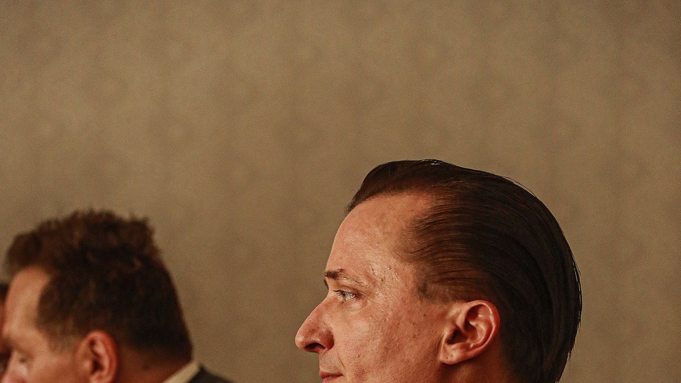 Dano Heriban ako Alexander Dubček vo filme Muž, ktorý stál v ceste