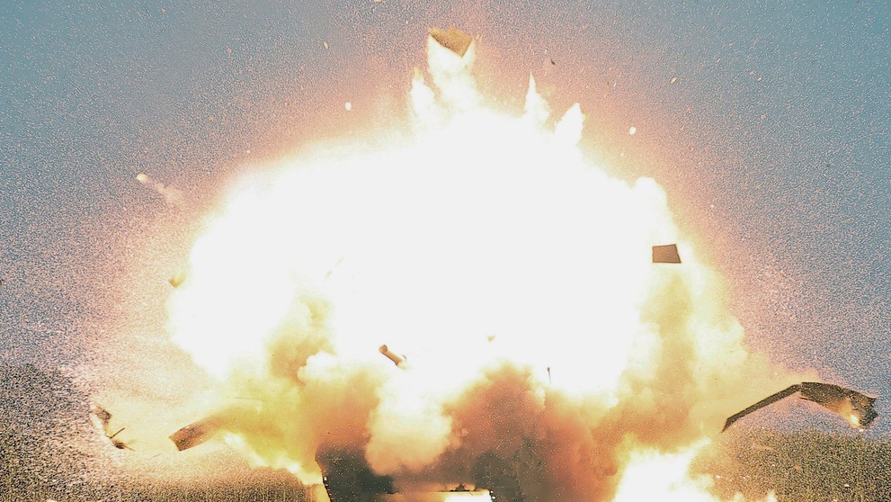 Kim dohliadal na test samovražedného dronu.