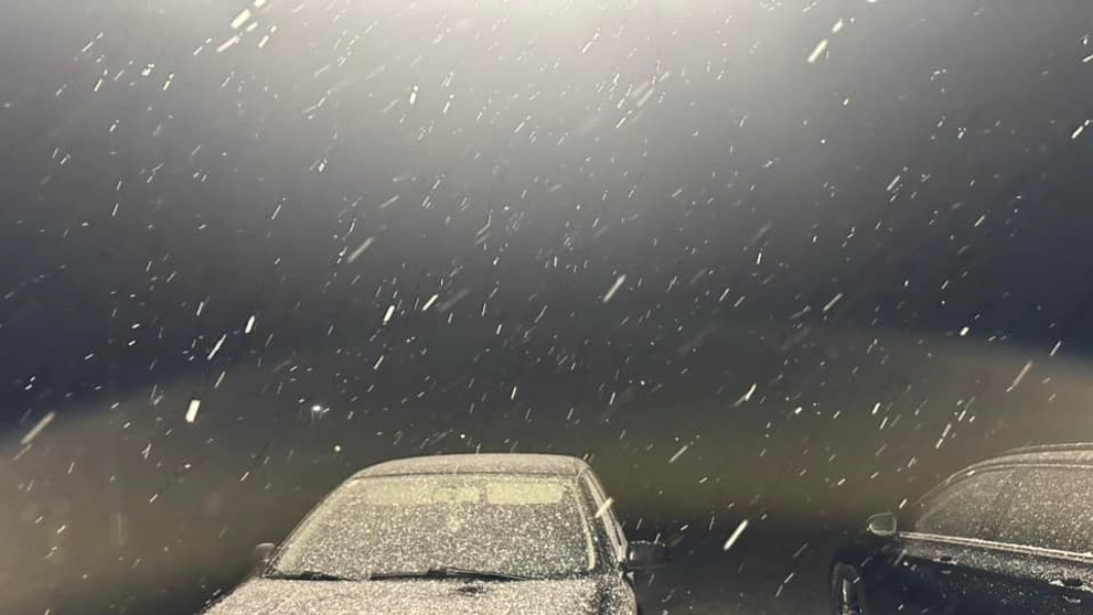 Sneh v obci Osikov v okrese Bardejov.