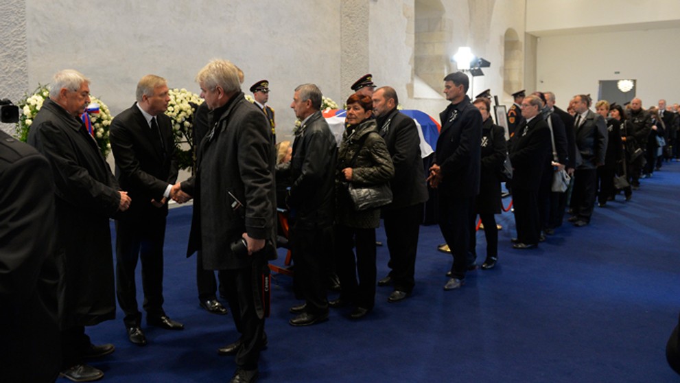 Vľavo nevlastný brat zosnulého prezidenta, historik Dušan Kováč a syn Michal Kováč ml.