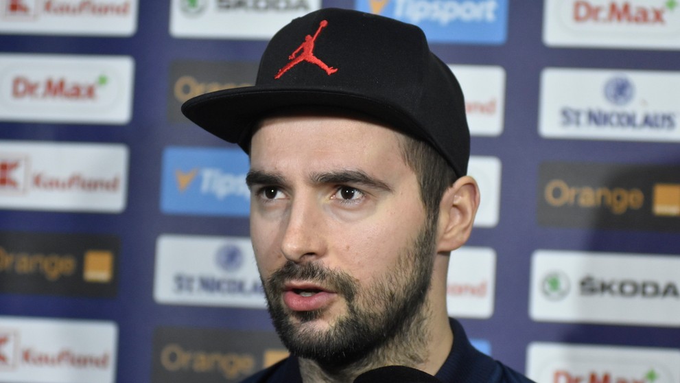 Timo Werner z Lipska oslavuje gól na pôde Leverkusenu.