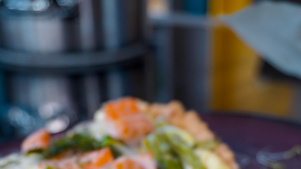 Špargľový koláč s lososom