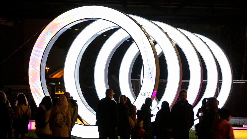 Circles od Glo creative na Tyršovom nábreží.