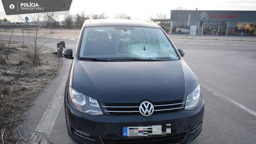 Polícia upozorňuje vodičov na kusy ľadu