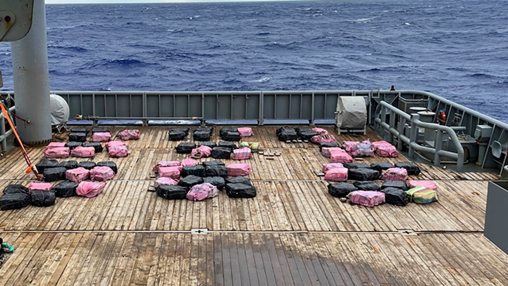 Novozélandská polícia objavila v Tichomn oceáne rekordné množstvo kokaínu.