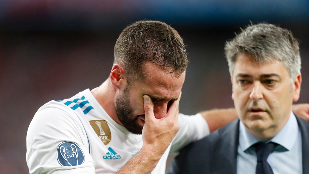 So slzami v očiach odchádzal z ihriska aj zranený Daniel Carvajal.