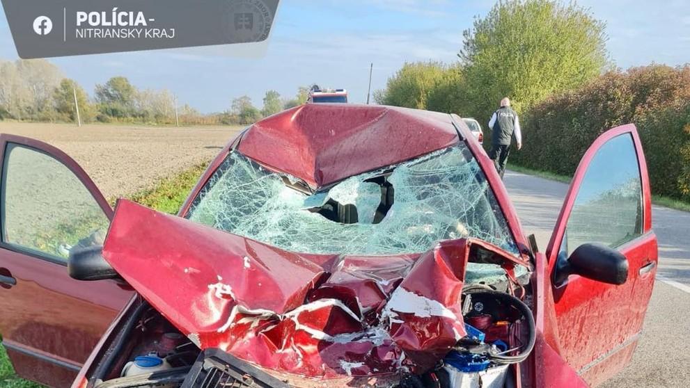 Následky nehody v katastri obce Číčov.