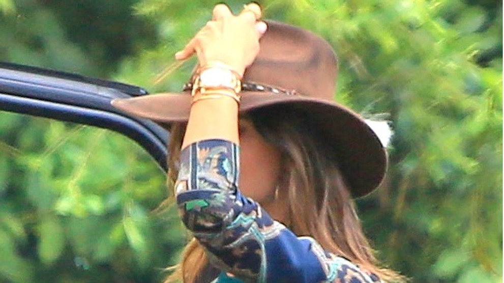 Alessandra Ambrosio, titulka.