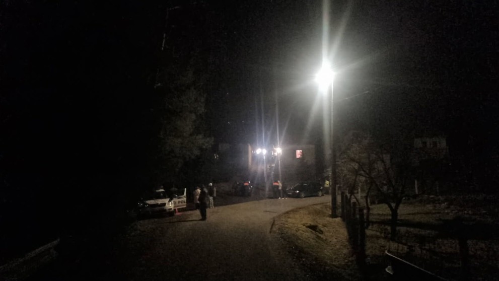 Pod dvomi malými deťmi sa prepadol ľad