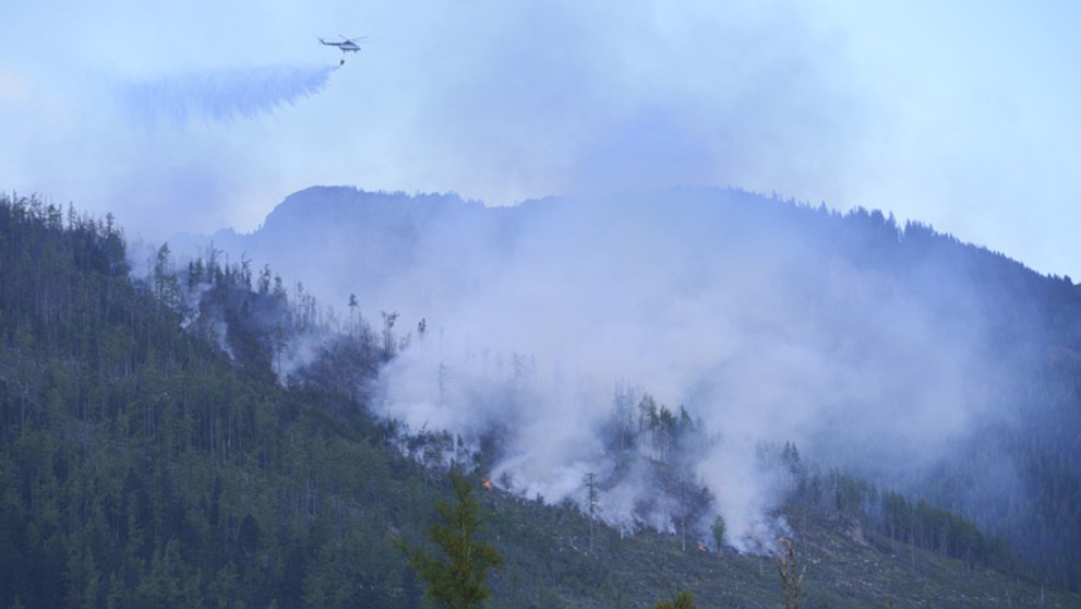 Lesný požiar v masíve Stežky na rozhraní Vysokých a Belianskych Tatier.