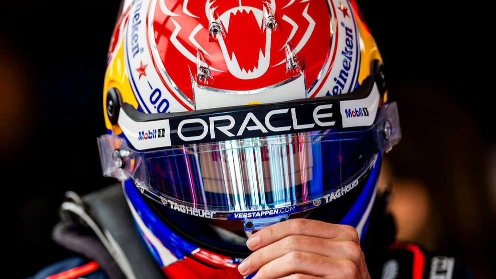 Holanďan Max Verstappen z Red Bullu.