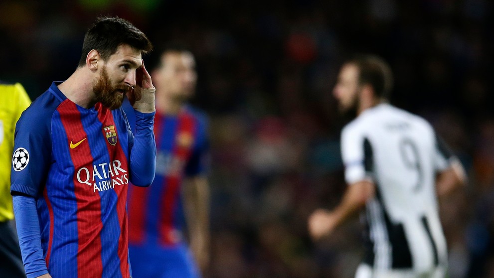 Sklamaný Lionel Messi z Barcelony v odvete štvrťfinále LM proti Juventusu.