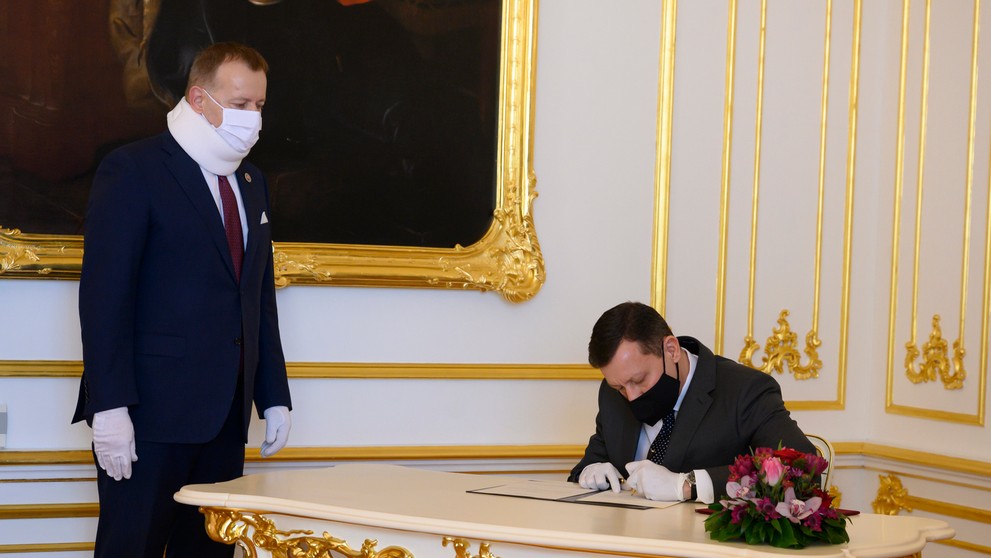 Joseph Ligon v čase zadržania a dnes