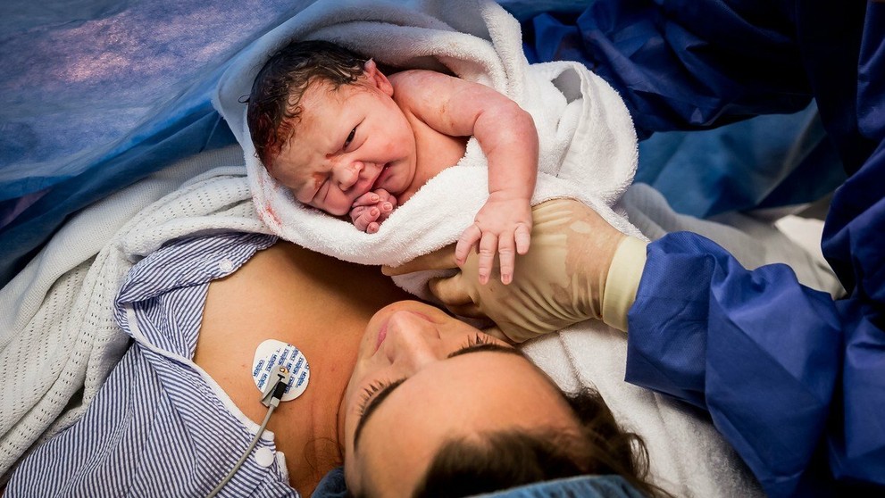 Špeciálne puto medzi mamičkou Stephanie a dcérkou Oliviou vzniklo pár minút po jej príchode na svet.