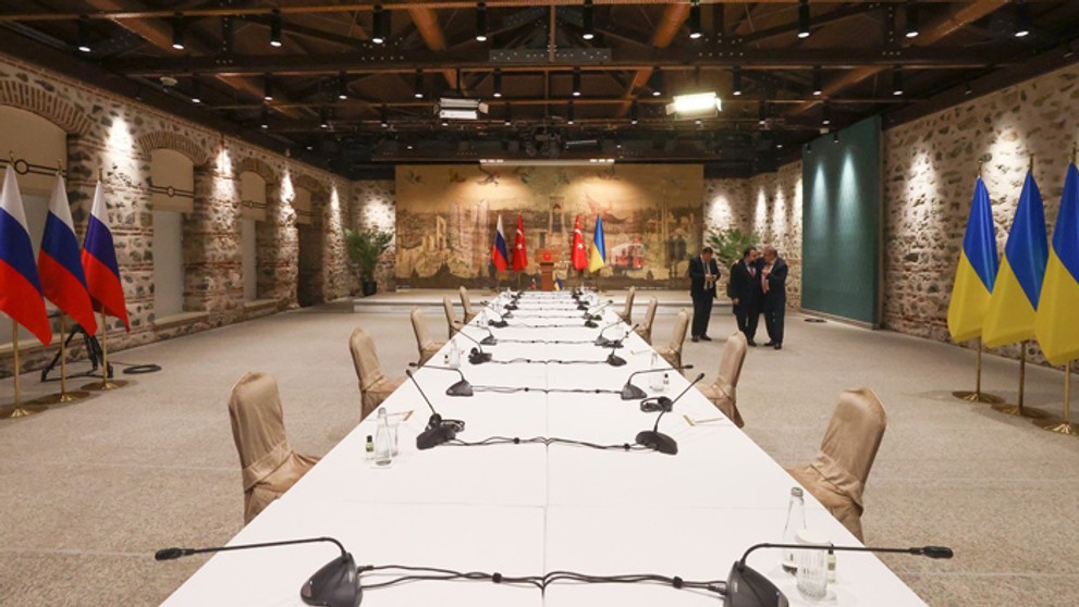 Prípravy na mierové rokovania medzi Ukrajinou a Ruskom v Istanbule.