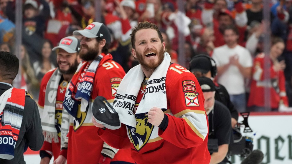 Útočník Floridy Matthew Tkachuk po zisku Stanley Cupu.