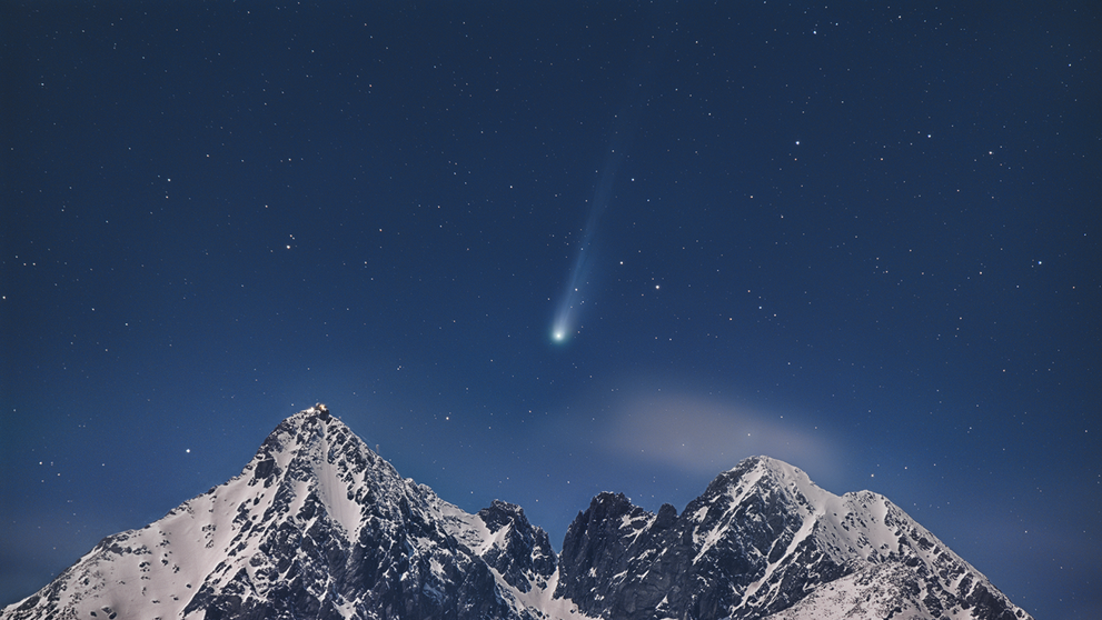 Kométa 12P/Pons-Brooks nad Lomnickým štítom.