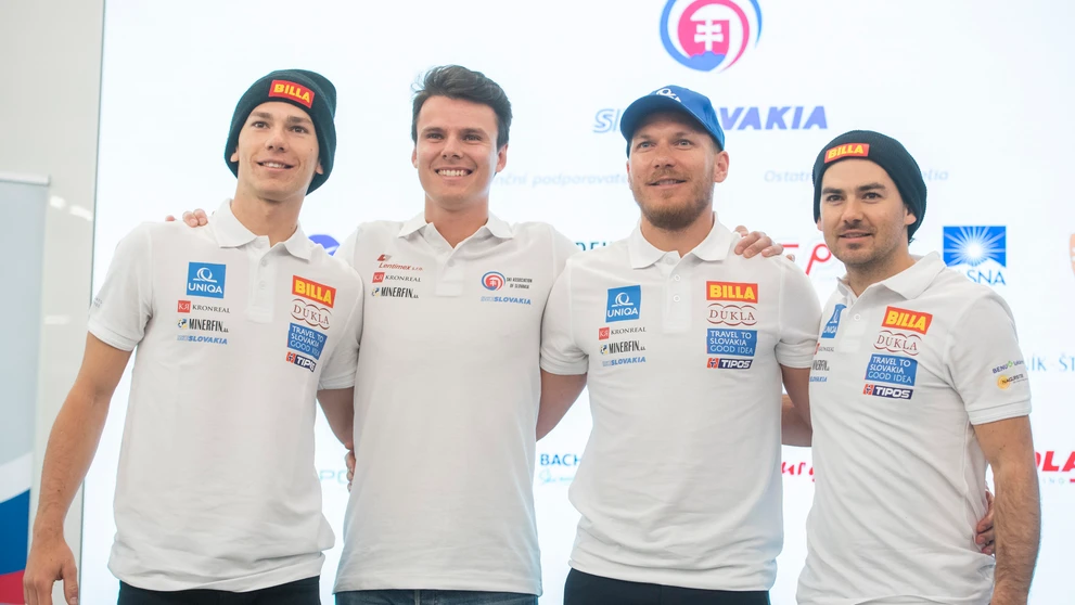 Slovenskí reprezentanti v zjazdovom lyžovaní zľava Teo Žampa, Martin Hyška, Adam Žampa a Andreas Žampa.