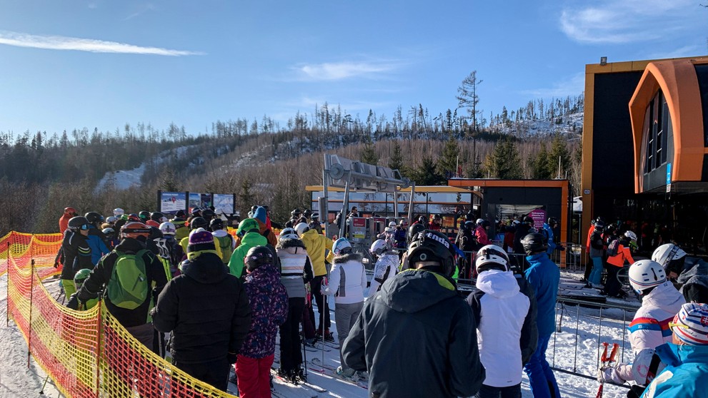 Fešák z Twilightu sa zasnúbil! Toto je jeho vyvolená