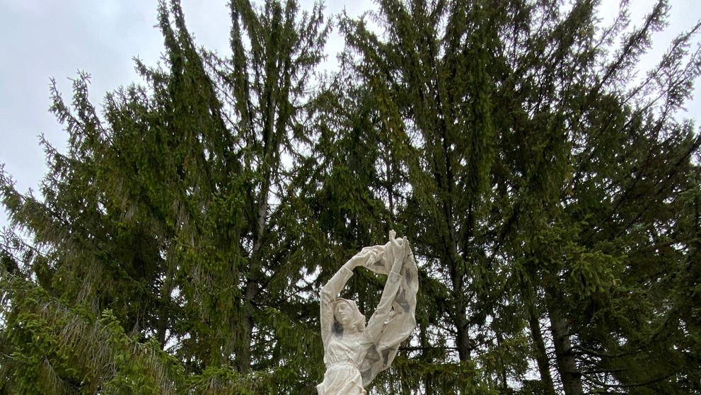 Takto vyzeral pamätník pred zemetrasením