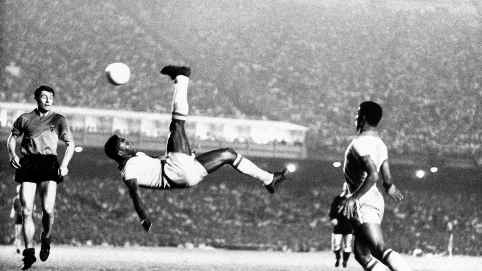 Pelého nožničky zo zápasu za FC Santos v roku 1968.
