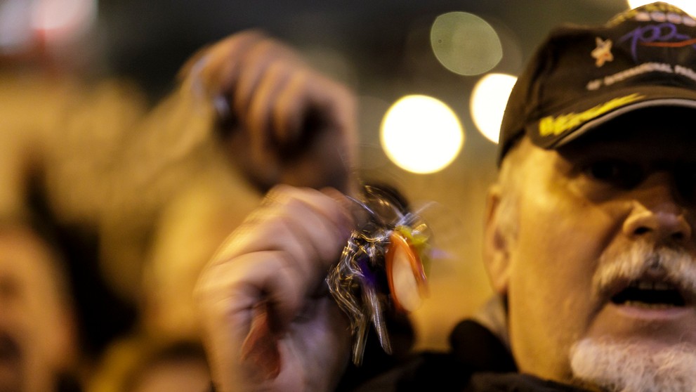 Na bratislavský protest Za slušné Slovensko prišlo podľa odhadov do 65-tisíc ľudí. 
