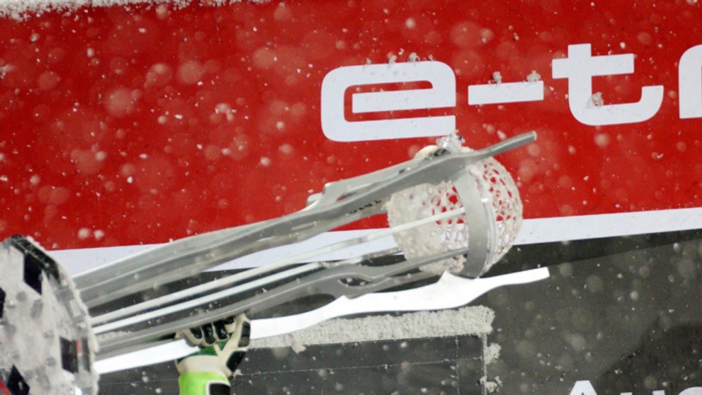 Alpská lyžiarka Petra Vlhová v cieli víťazného nočného slalomu vo Flachau.