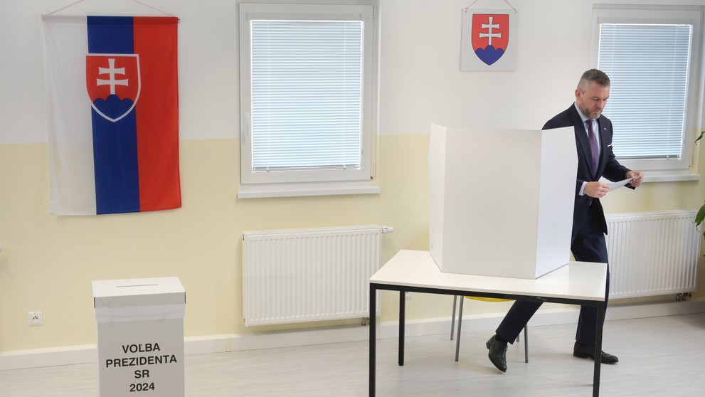 Peter Pellegrini odvolil v Rovinke.