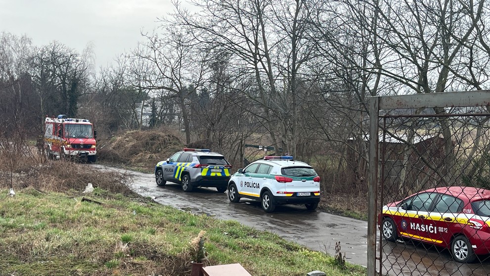 Tragická nehoda na železničnom priecestí v Ivanke.