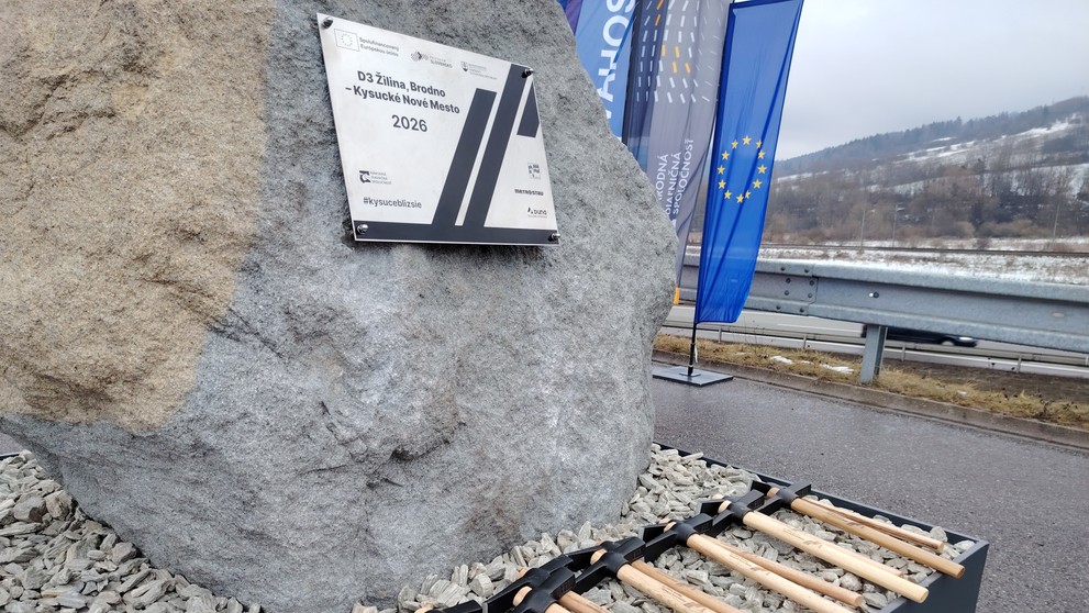 Poklepanie základného kameňa výstavby najdlhšieho chýbajúceho úseku D3.