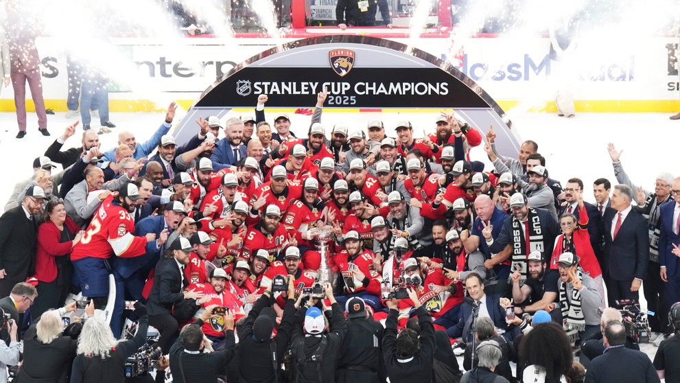 Florida Panthers sa teší sa z druhého Stanleyho pohára v rade