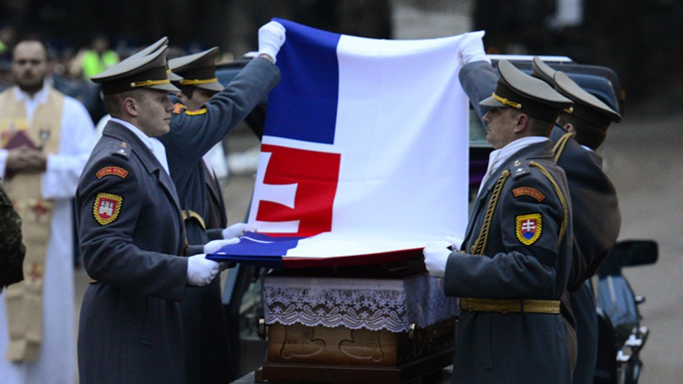 Posledná rozlúčka s kapitánom (nadporučík povýšený in memoriam) Edmundom Makovníkom