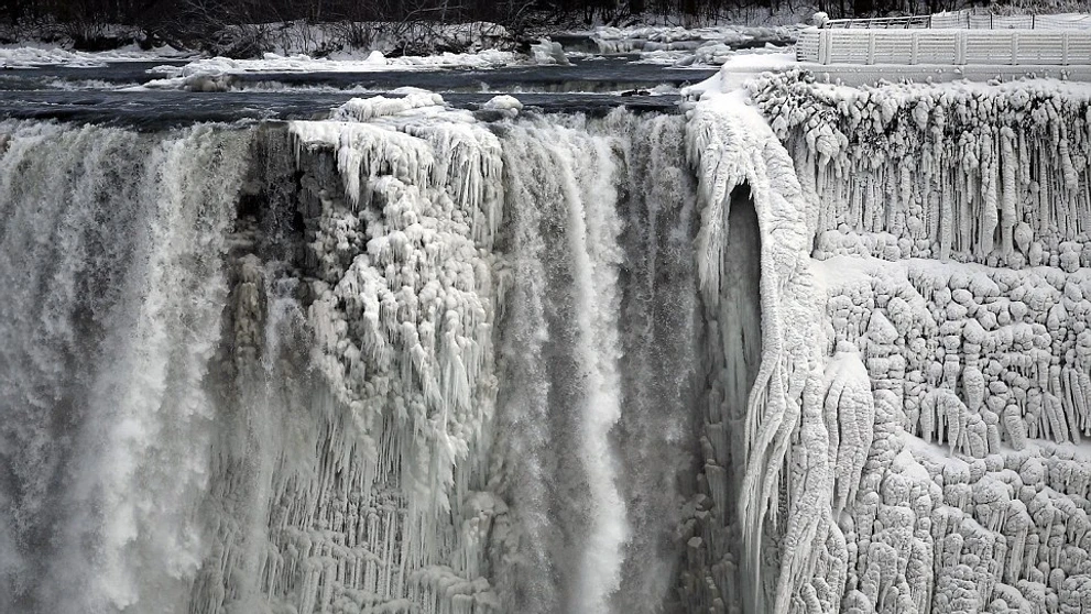 Zamrznuté Niagarské vodopády
