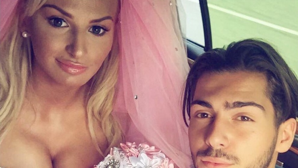 Zuzanine prsia cez šaty len tak kypeli.