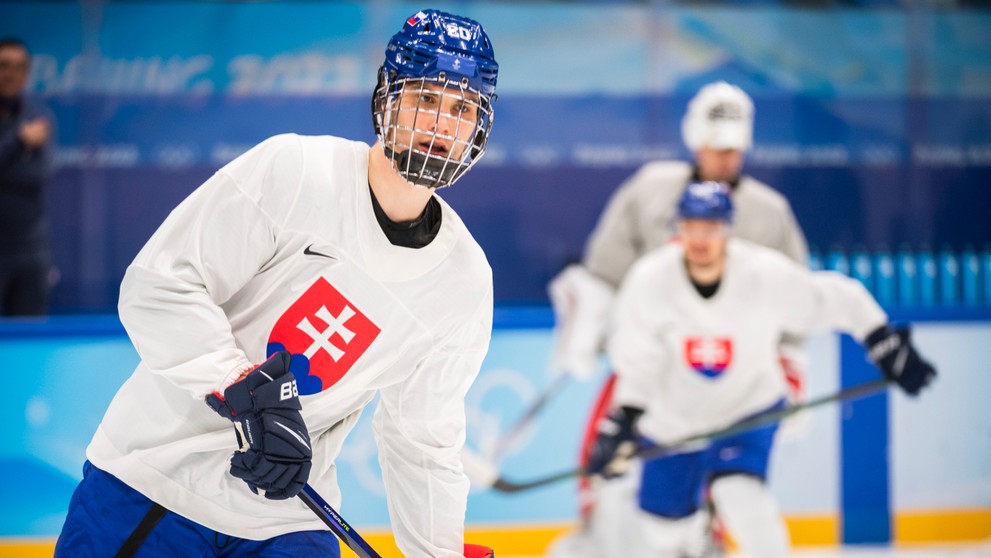 Juraj Slafkovský počas tréningu pred semifinále ZOH 2022.