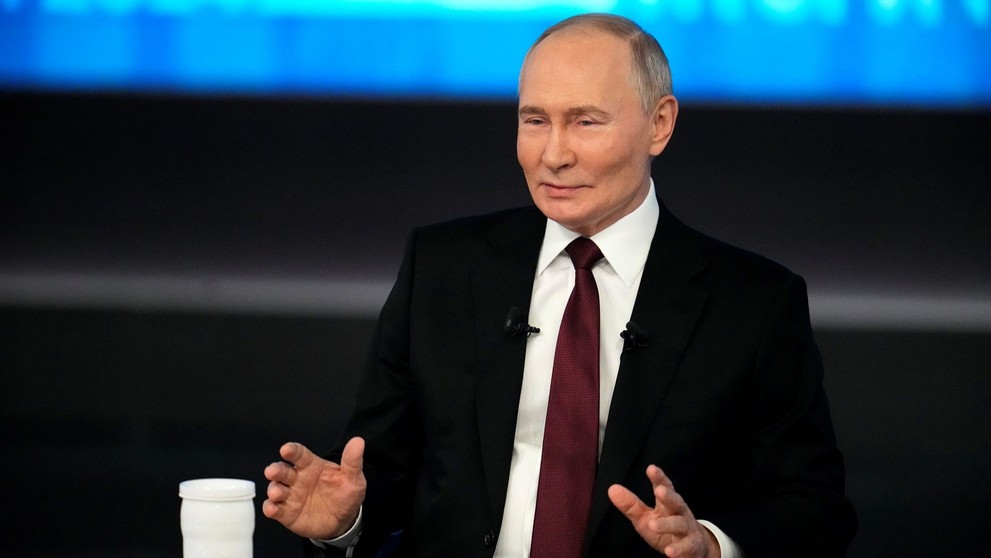 Vladimir Putin na každoročnej tlačovej konferencii