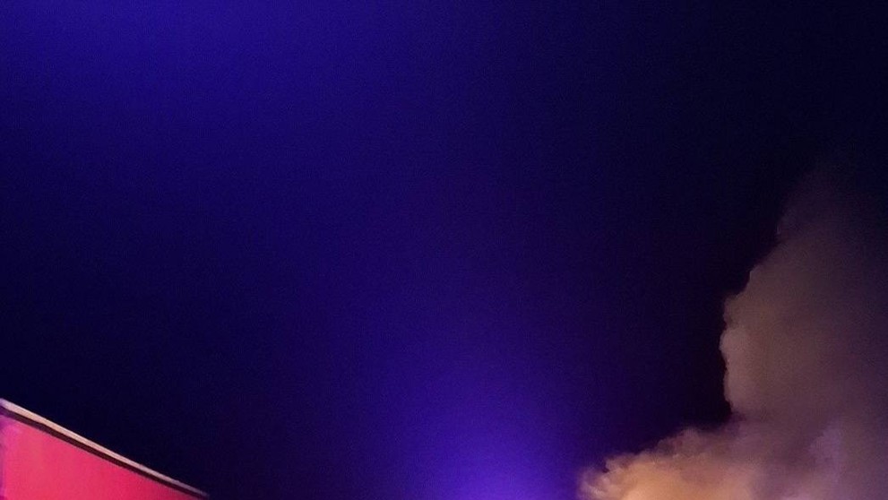 Na R1 zasahovali hasiči pri požiari automobilu