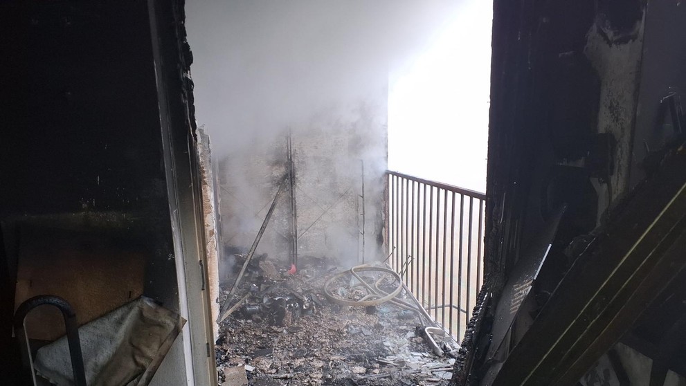 Požiar bytu v Senici.