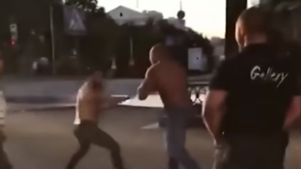 Zápasník MMA zabil v pouličnej bitke šampióna v powerliftingu.